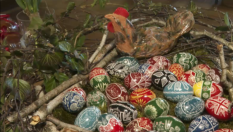 Sūduvių kiaušinių marginimo tradicijos: kokios spalvos populiariausi, ką reiškia simboliai ir ženklai?