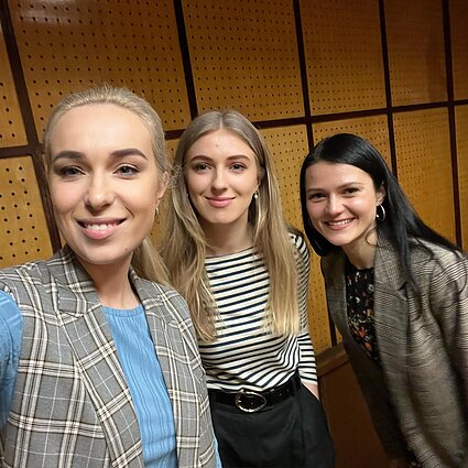 Vardan tos. Ar egzistuoja teisinga/neteisinga komunikacija karo fone?