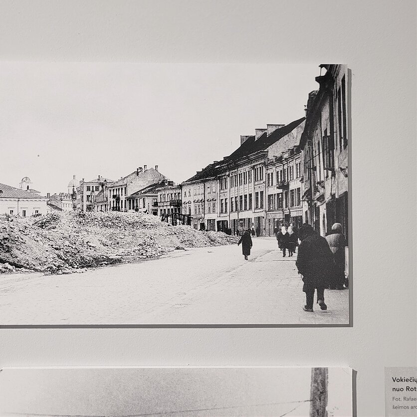 Rafael Chwoles fotografijos eksponuojamos Vilniaus muziejaus parodoje „Vokiečių gatvė“.