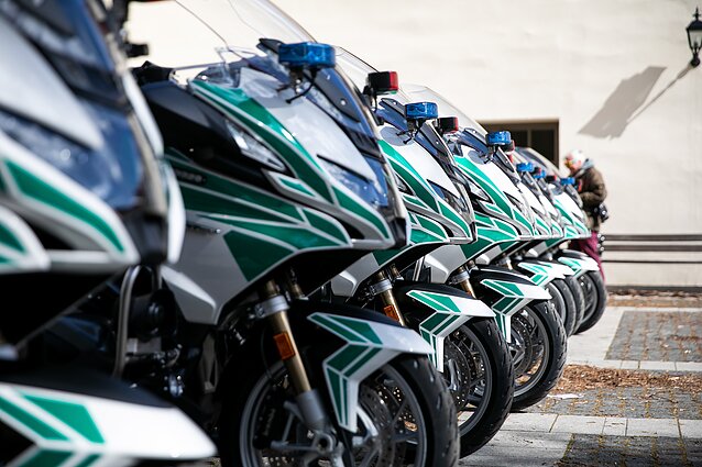 Kelių policijai perduoti nauji BMW motociklai
