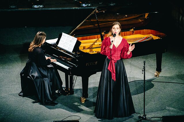 Ieva ir Marija Dūdaitės. Koncerto akimirka. Ieva ir Marija Dūdaitės. Koncerto akimirka.