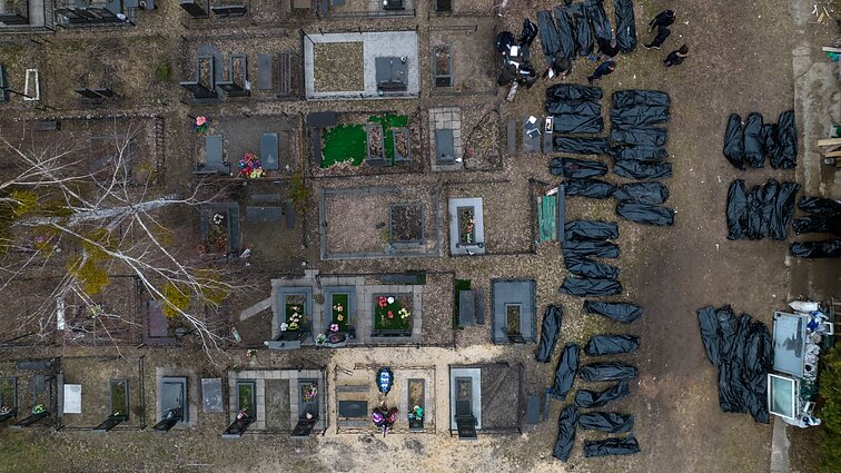 Dienos tema. Lietuvos ambasadorius Ukrainoje: rusai nušaudavo už ukrainietišką ženklelį, vaikai keletą dienų buvo šalia mirusių tėvų