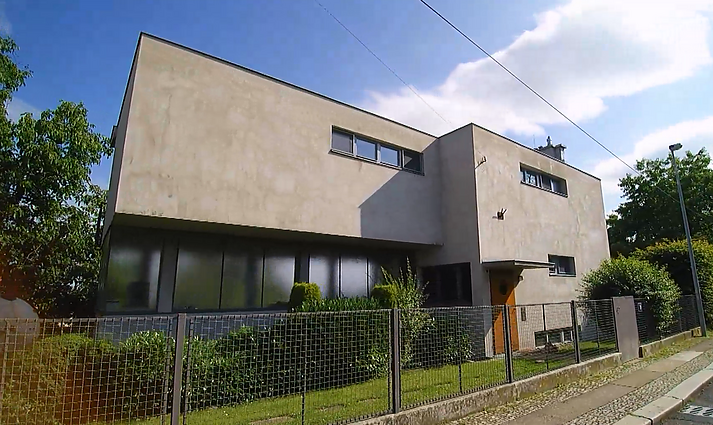 Funkcionalizmas atvirkščiai Baba rajone