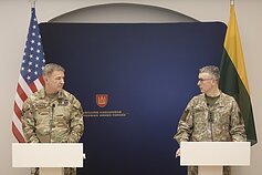 JAV SP vadas gen. James McConville`is ir Lietuvos kariuomenės vadas gen. ltn. Valdemaras Rupšys