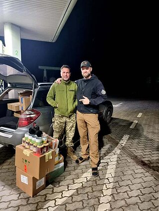 Klaipėdietis Aurimas Mockus su bendraminčiais į Ukrainą gabena humanitarinę pagalbą