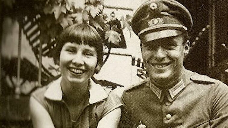 Istorija apie Niną von Stauffenberg – žmogaus, pasikėsinusio į Hitlerį, žmoną, herojiškai prisiėmusią būsimą dalią