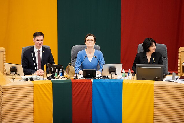 Зеленский обратился к литовскому парламенту Зеленский обратился к литовскому парламенту