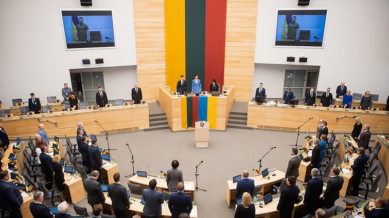 Panorama. Po Zelenskio kreipimosi į Seimą priimta rezoliucija, raginanti pripažinti, kad Rusija Ukrainoje vykdo genocidą (su vertimu į gestų k.)