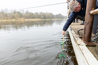 Į Nerį buvo įveisti 50 tūkst. unguriukų; Kęstutis Navickas Į Nerį buvo įveisti 50 tūkst. unguriukų; Kęstutis Navickas