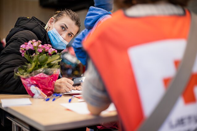 Raudonojo kryžiaus atstovas: svarbiausia – paramą koordinuoti, į Ukrainą ir taip privežta daug nereikalingų daiktų