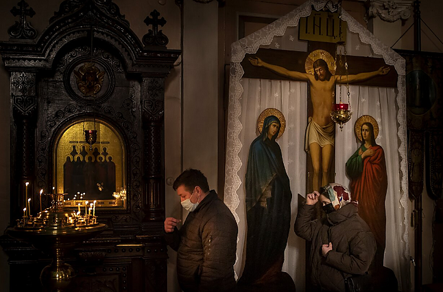 Panorama. Rusijos stačiatikių bažnyčia atsikrato Kremliaus agresiją Ukrainoje smerkiančių dvasininkų lietuvių (su vertimu į gestų k.)