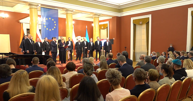 Vilniaus sąsiuvinis. Poezijos pavasaris Signatarų namuose ir solidarumo su Ukraina šventinis koncertas