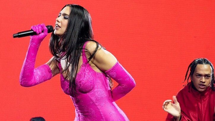 Dua Lipa pradėjo koncertų turą Europoje