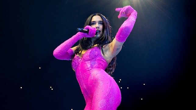 Dua Lipa pradėjo koncertų turą Europoje