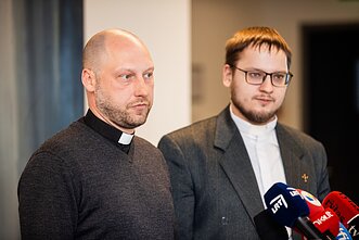 Vilniaus miesto mero R. Šimašiaus susitikimas su nušalintais stačiatikių kunigais Vilniaus miesto mero R. Šimašiaus susitikimas su nušalintais stačiatikių kunigais