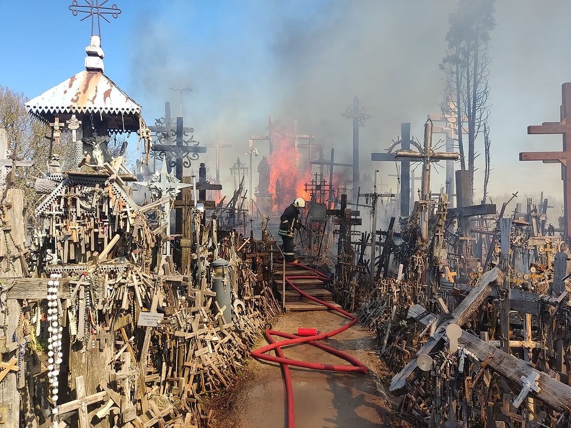 Gaisras Kryžių kalne