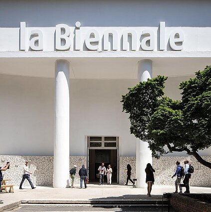 Laikas kultūrai. Venecijos meno bienalė: pirmieji žingsniai ir svarbiausi šių metų akcentai