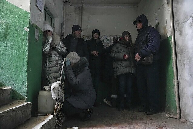 Žinios. Ukrainos vicepremjerė: yra tikimybė, kad šiandien pavyks atverti humanitarinį koridorių iš Mariupolio