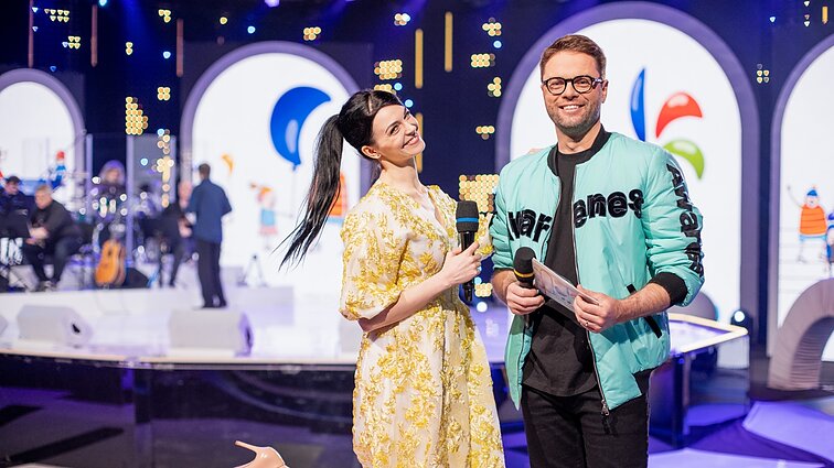 Dainų dainelė 2022. Vaikai „Dainų dainelės“ scenoje džiugino gerai pažįstamomis melodijomis – nuo lietuviškų iki portugališkų