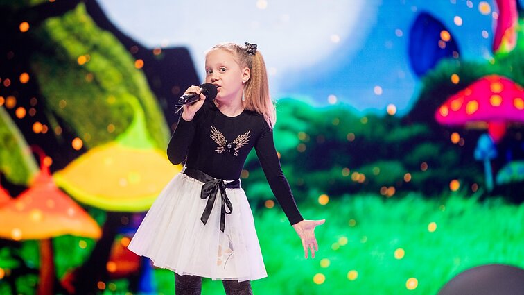 Dainų dainelė 2022. Lilija Banevičiūtė – „Dideli nykštukai“