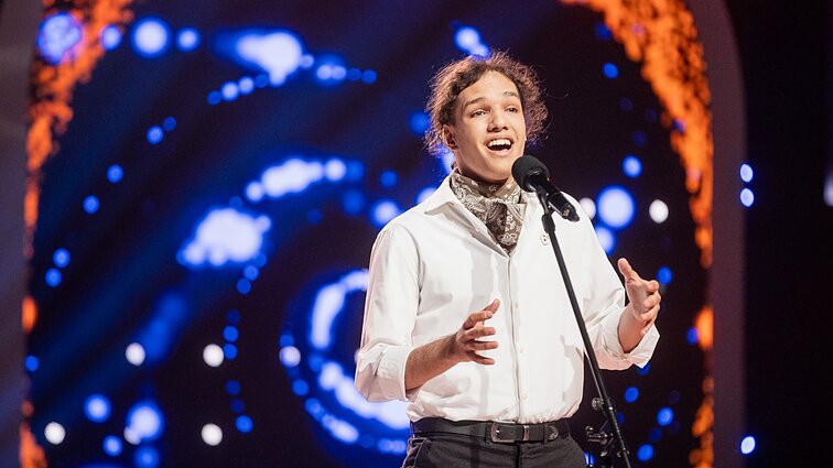 Dainų dainelė 2022. Anchelis Dominguezas Bračas – „Amar Pelos Dois“