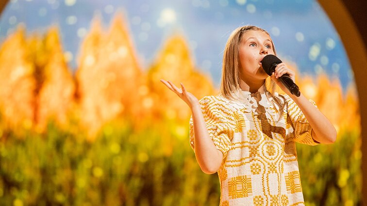 Dainų dainelė 2022. Emilija Galaguzaitė – „Mano Lietuva“