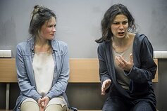 Scena iš OKT spektaklio „Šokis Delhi“