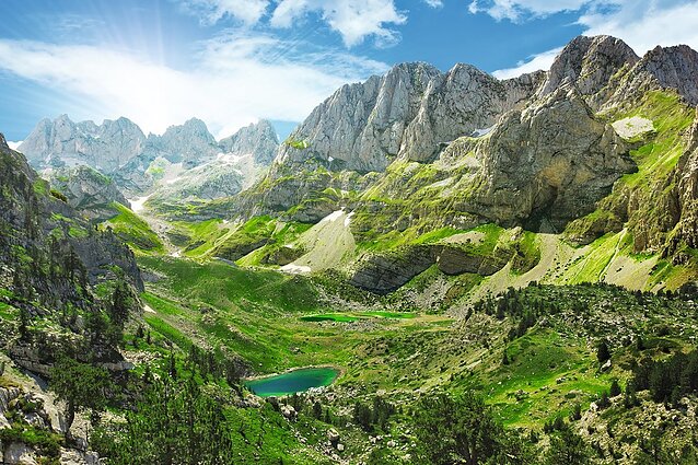 Albanija