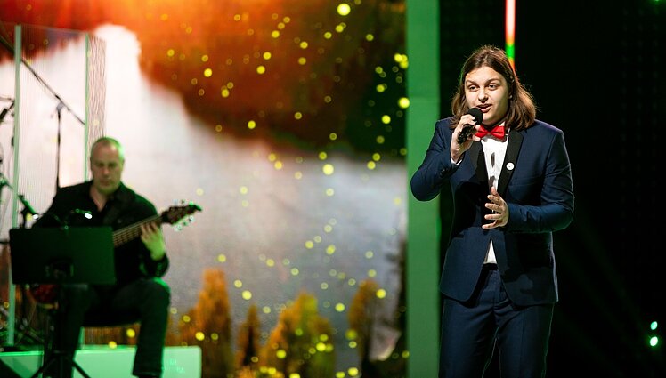 Dainų dainelė 2022. Robertas Tamošiūnas – „Tėvynė“