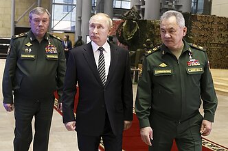 Vladimiras Putinas, Valerijus Gerasimovas ir Sergejus Šoigu Vladimiras Putinas, Valerijus Gerasimovas ir Sergejus Šoigu