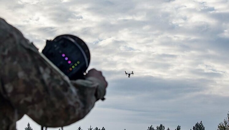 Dronų ekspertas, ukrainiečius apmokęs naudotis dronais: jau apmokėme ne vieną dešimtį žmonių