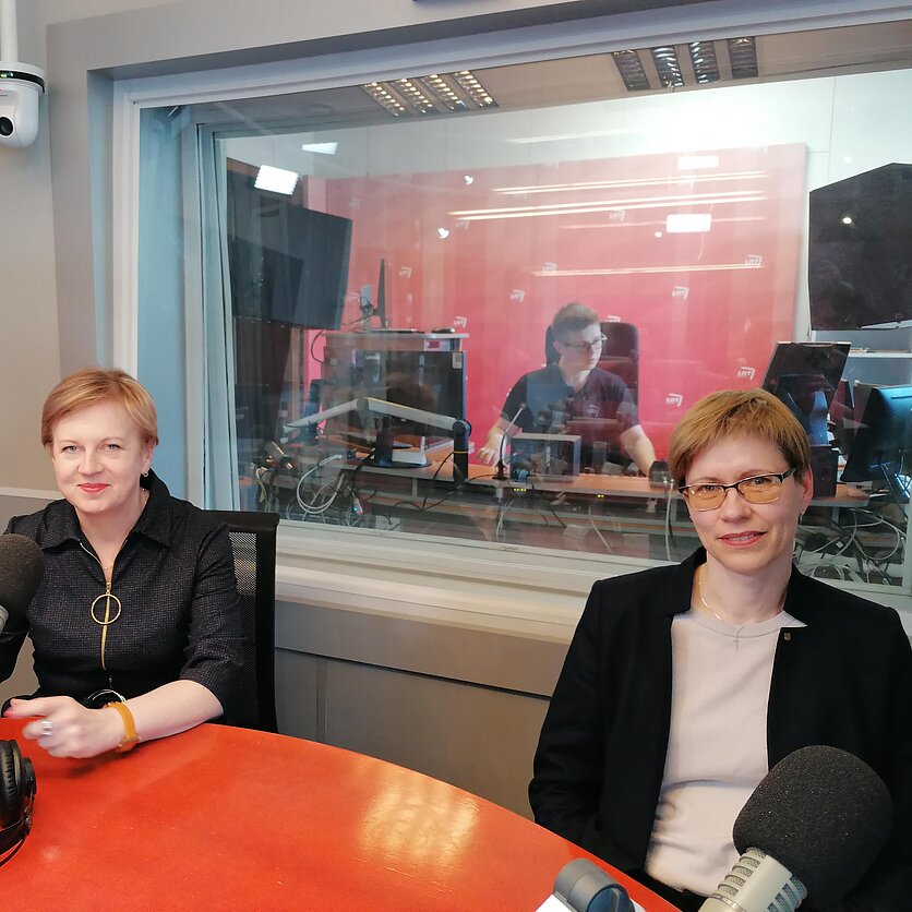 VDU  studentų atstovybės nuotr., Vilnius Tech universiteto studijų prorektorė dr. Živilė Sederevičiūtė-Pačiauskienė ir Vilniaus dailės akademijos studijų prorektorė dr. Ieva Pleikienė. 