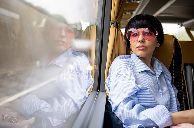 Monika Liu ekskursijoje po meno galerijas: „Sunku negalvoti apie pasirodymą „Eurovizijoje“, bet pasivaikščioti – gera