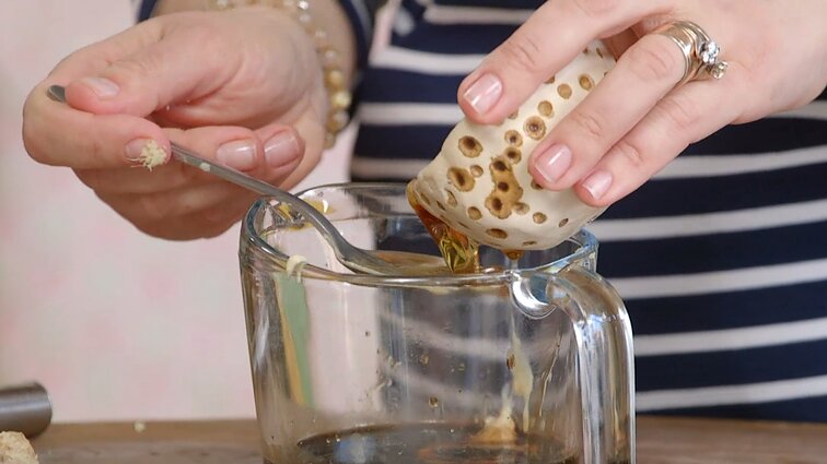 Kaip suvalgyti daugiau daržovių? 3 nauji pagardai salotoms!