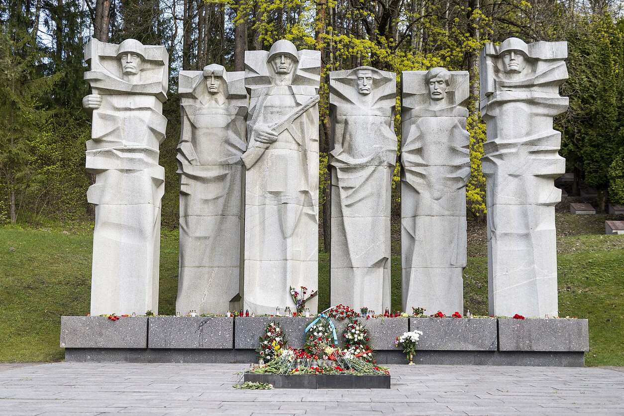 Soviet memorial at Antakalnis Cemetery