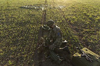 German paratroopers drop into Lithuania German paratroopers drop into Lithuania
