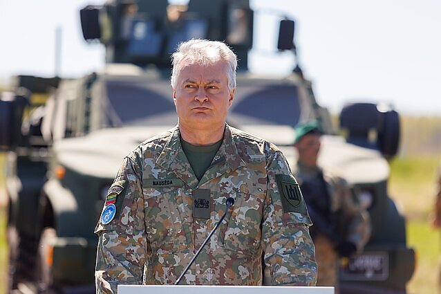 Tarptautines pratybas Rukloje stebėjęs Nausėda: kovinė parengtis labai svarbi dabartinėmis aplinkybėmis