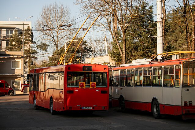 Žinios. Nesutariant dėl kolektyvinės sutarties, kitą savaitę darbo sutartis stabdyti žada 600 VVT vairuotojų