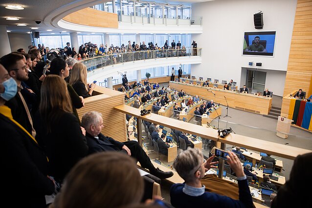 Panorama. Seimas rusų kariuomenės veiksmus Ukrainoje pripažino genocidu, Rusiją – terorizmą vykdančia valstybe