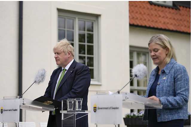 Žinios. Jungtinė Karalystė ir Švedija pasirašė susitarimą dėl tarpusavio gynybos