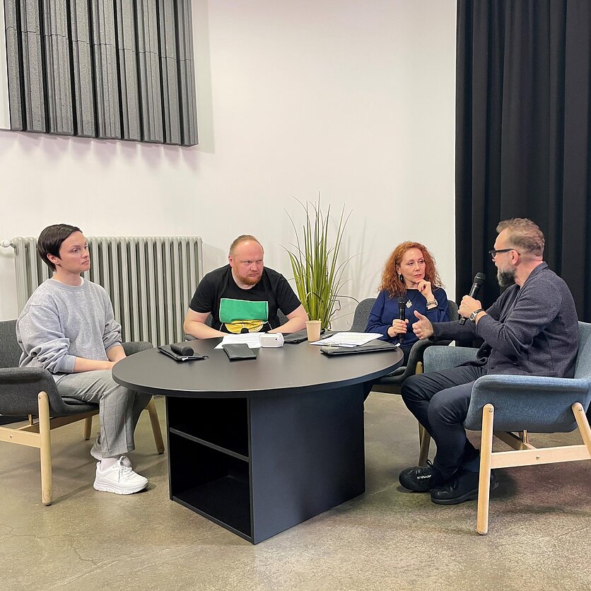 Специальная трансляция Santara. Передача на русском языке о приеме украинских беженцев в Каунасе