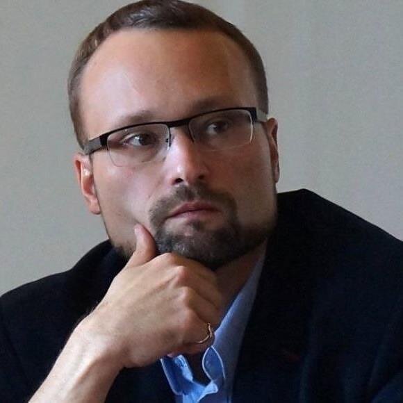 Homo cultus. Iš balkono. Ar Vilniui reikia literatūrinių muziejų? Pokalbis su Mindaugu Kvietkausku