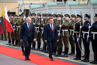 Lithuanian Defence Minister Arvydas Anušauskas and his Polish counterpart Mariusz Błaszczak