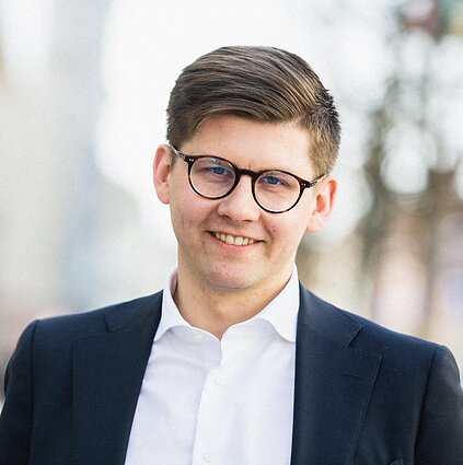 Homo cultus. Tarp praeities ir ateities. Kodėl šiandien trūksta didžiųjų idėjų ir tikrų valstybininkų? Pokalbis su Teodoru Žuku