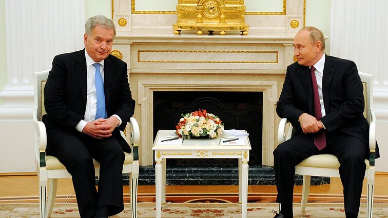 Žinios. Suomijos prezidentas Putinui pranešė apie šalies norą stoti į NATO, šis sprendimą laiko „klaida“