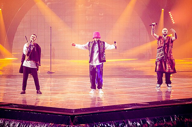 Žinios. „Eurovizijos“ nugalėtojai laimėtą statulėlę parduos: gautus pinigus skirs Ukrainos ginkluotei