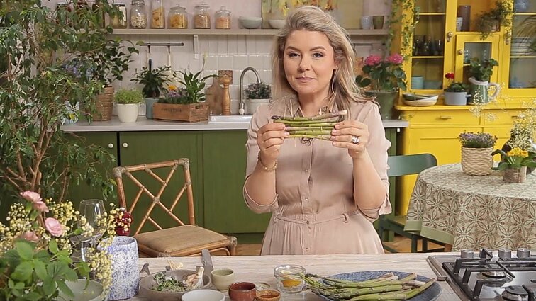 Vasara prasideda maisto ant žarijų sezonas: azijietiški grilyje kepti smidrai