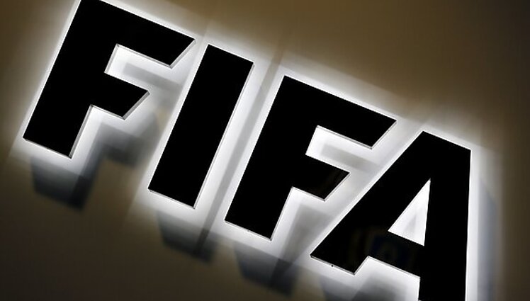 Artėjantį pasaulio futbolo čempionatą Katare toliau lydi skandalai: organizatoriai kaltinami darbuotojų išnaudojimu