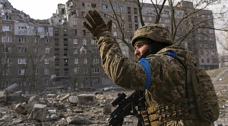 Žinios. Toliau puolamas Sjeverodoneckas: vietos valdžia teigia, kad miestą norima paversti antruoju Mariupoliu