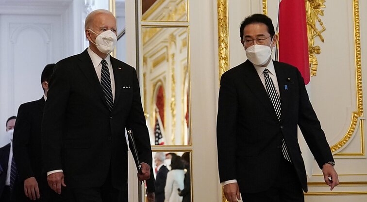 Žinios. Joe Bidenas pranešė, kad JAV gintų Taivaną ir įspėjo Kiniją „flirtuojant su pavojumi“